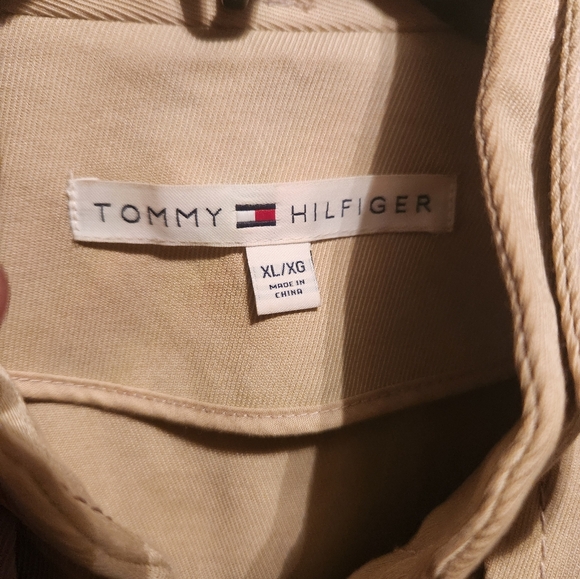 Classy Tommy Hilfiger short trench coat with cute mandarine collar.   Size XL - Picture 3 of 6